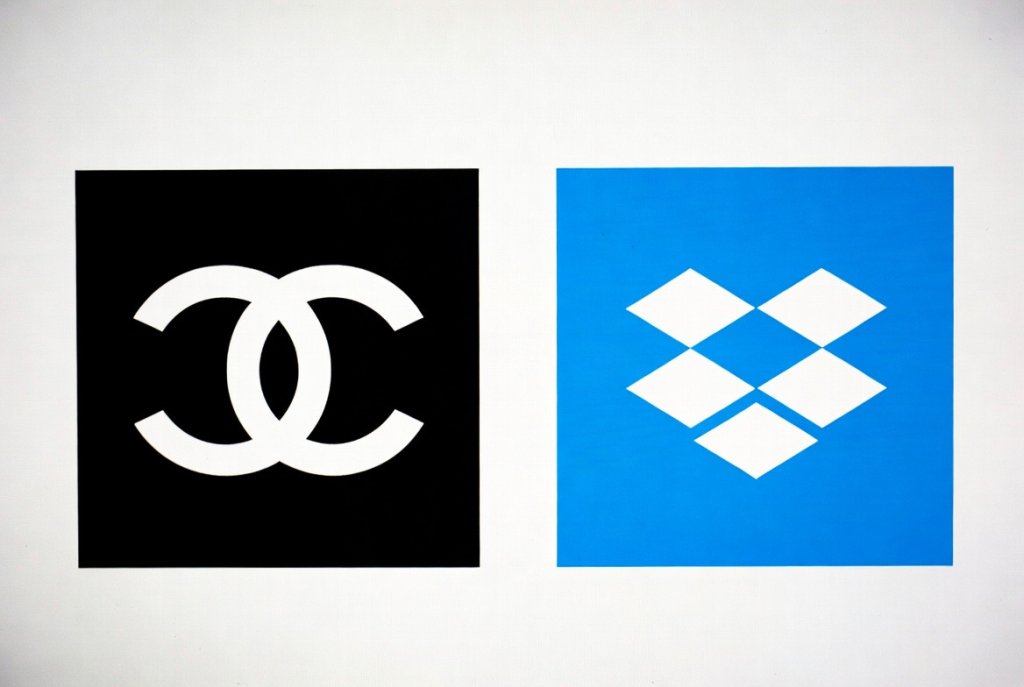 Logos de Dropbox et Chanel